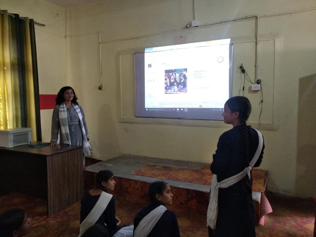 ThakurAnoopSa's tweet photo. Intel AI for Youth program reaching urban and rural parts of the Jammu division. IT teachers give impetus to the building of an AI mindset in youth. @DSEJDrRSSharma @SchoolsJammu @DsejMedia @SapnaBist3 @Ai4Youth @Shwetakhur @salonizz @saritamanuja https://t.co/MFNNcLbfbJ