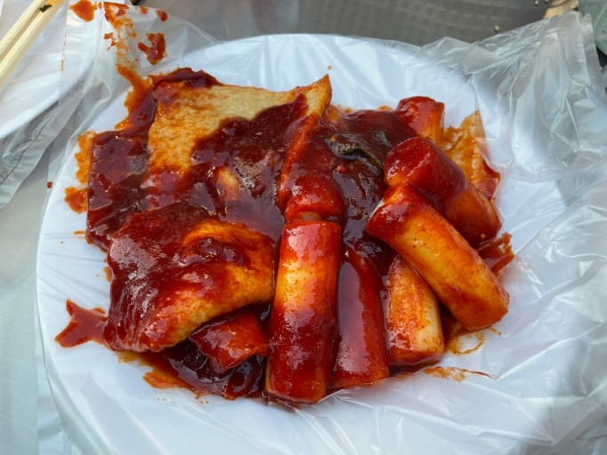 armyVillage's tweet photo. ☆부산 맛집 어디까지 가봤니 아미편 ☆

1.부산역에 도착하시면 첫끼로 무조건
초량밀면을 드세요 두번드세요 부산 밀면의 원조 격이라고 감히 자부합니다
만두는 안시키면 돼지 아미 예의 아님

2.부산역에 왔으면 남포동 정도는 가줘야 아부산에 왔구나 하죠

남포동에서 무조건 드셔야하는것 https://t.co/KANBzsFrH8