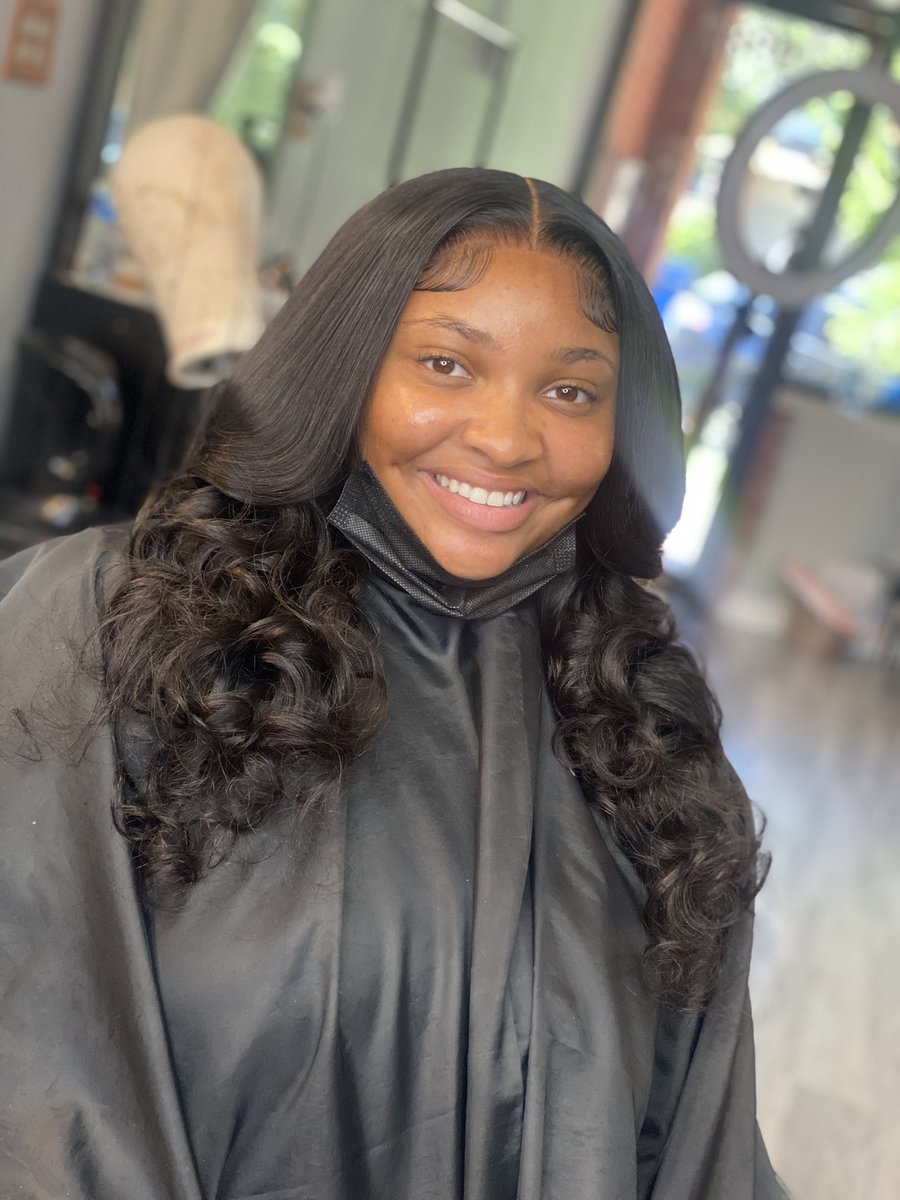 AyooIts_Diamond's tweet photo. Appointments available for September. Click the link in my bio to book! #TheDiamondExperience #chicagohair #chicagostylist #chicagohairstylist https://t.co/qMkmfBVX5r