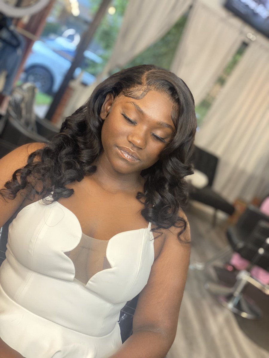 AyooIts_Diamond's tweet photo. Appointments available for September. Click the link in my bio to book! #TheDiamondExperience #chicagohair #chicagostylist #chicagohairstylist https://t.co/qMkmfBVX5r