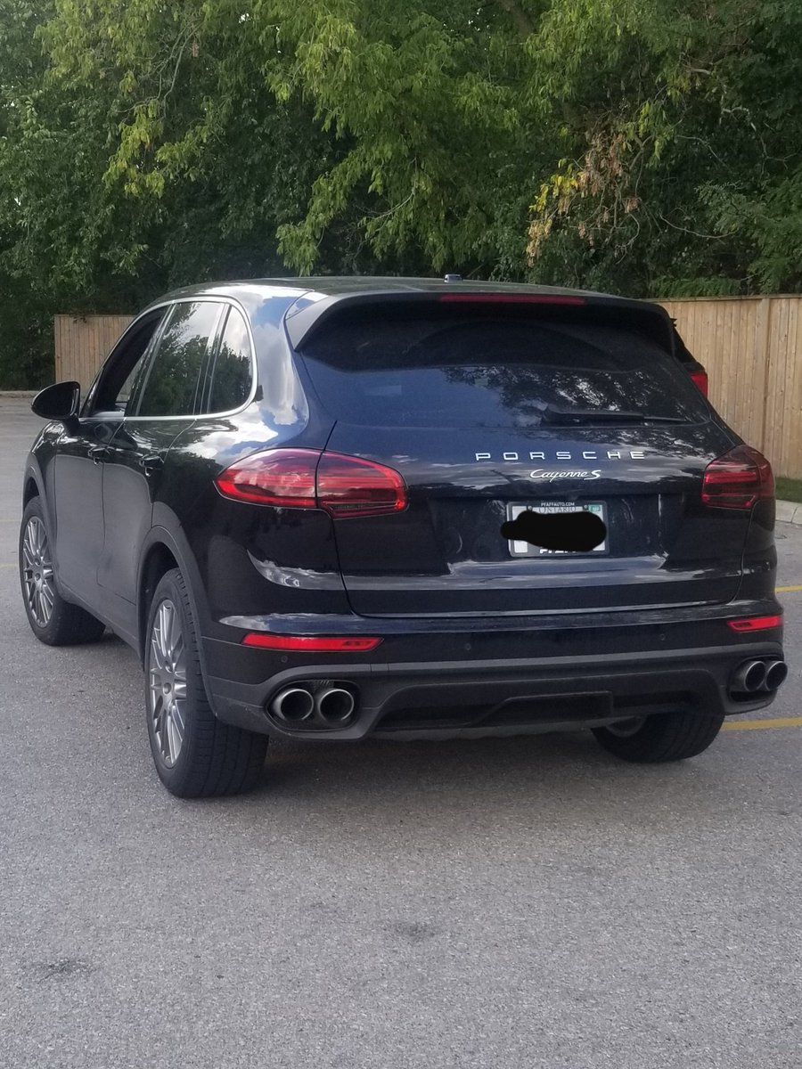 GuelphPSTraffic's tweet photo. Slow Down Guelph! This driver walked away from his friend's vehicle after driving 96km/hr in a 50km/hr zone. Licence suspended for 30 days and vehicle impounded for 14 days. #safereturntoschool https://t.co/46P5wp2aXZ