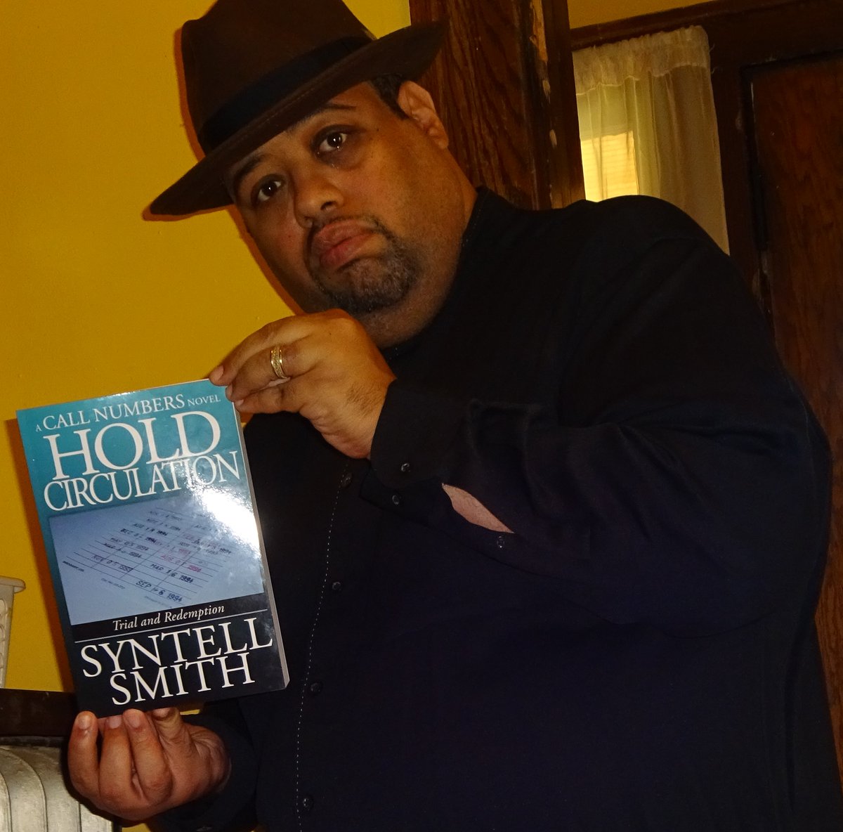 SyntellSmith's tweet image. Picture Day! Posing with my three accomplishments!!

#LibraryFiction #LibraryTwitter #HoldCirculation #LibraryAuthor #SyntellSmith #Book3 #CallNumbers