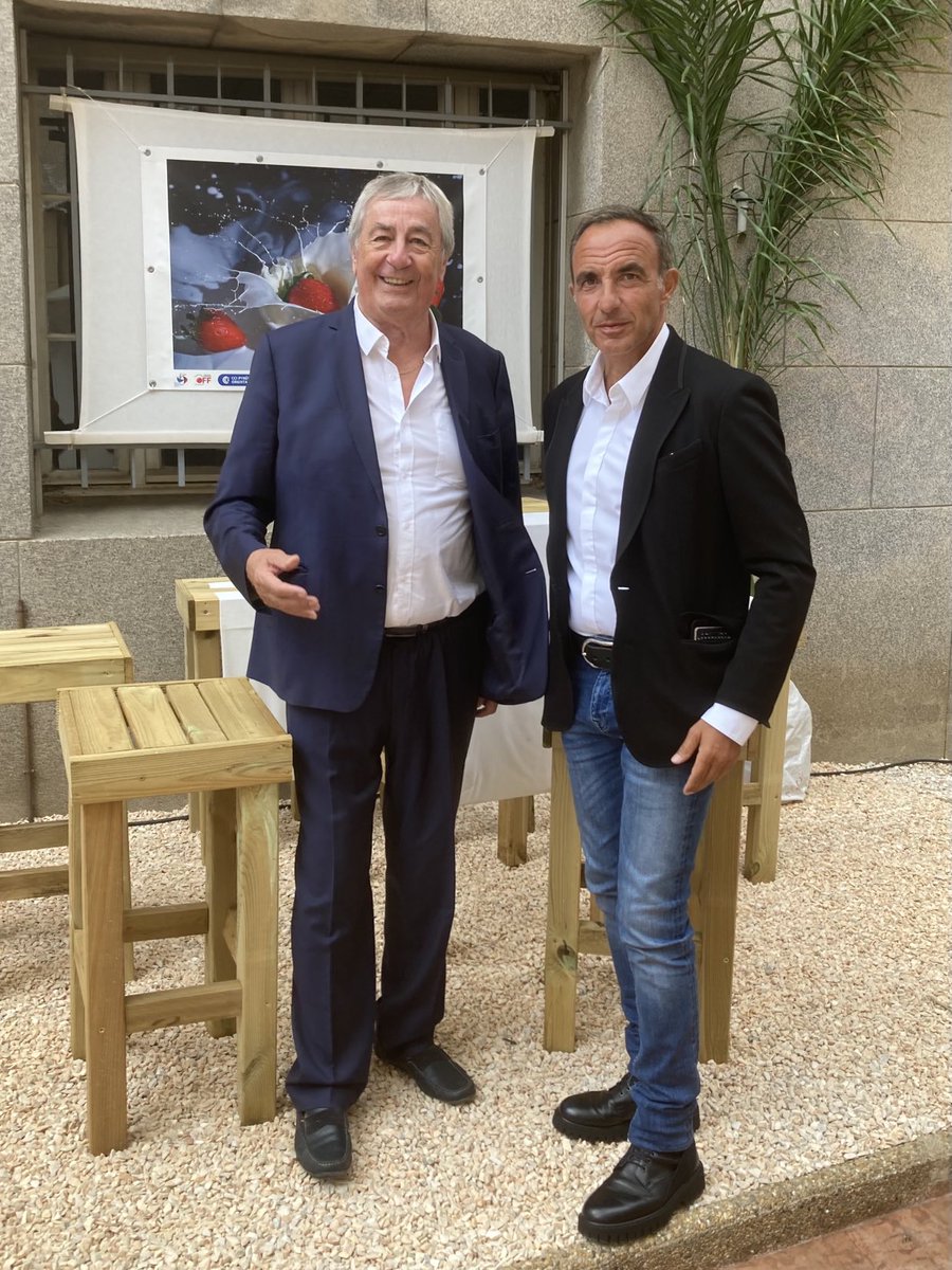 RobertFerre1's tweet photo. Superbe moment de partage avec Nikos Aliagas parrain du festival Off https://t.co/C6OXD6MHNI