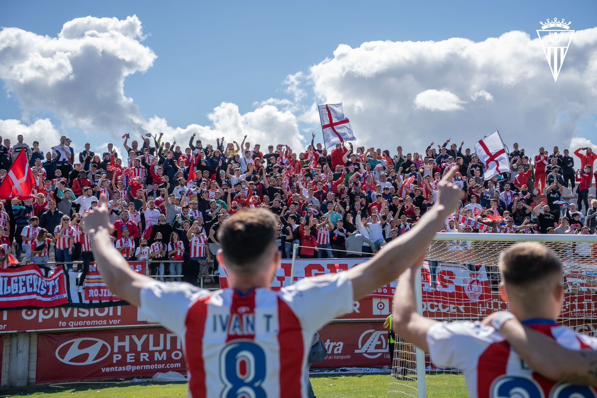 CapitanACF's tweet image. Pasan los años, muchos jugadores que vienen y otros que se van, pero hay uno que nunca deja de defender la camiseta del Algeciras: Iván Turrillo Caballero. 

Larga vida a nuestro capitán.