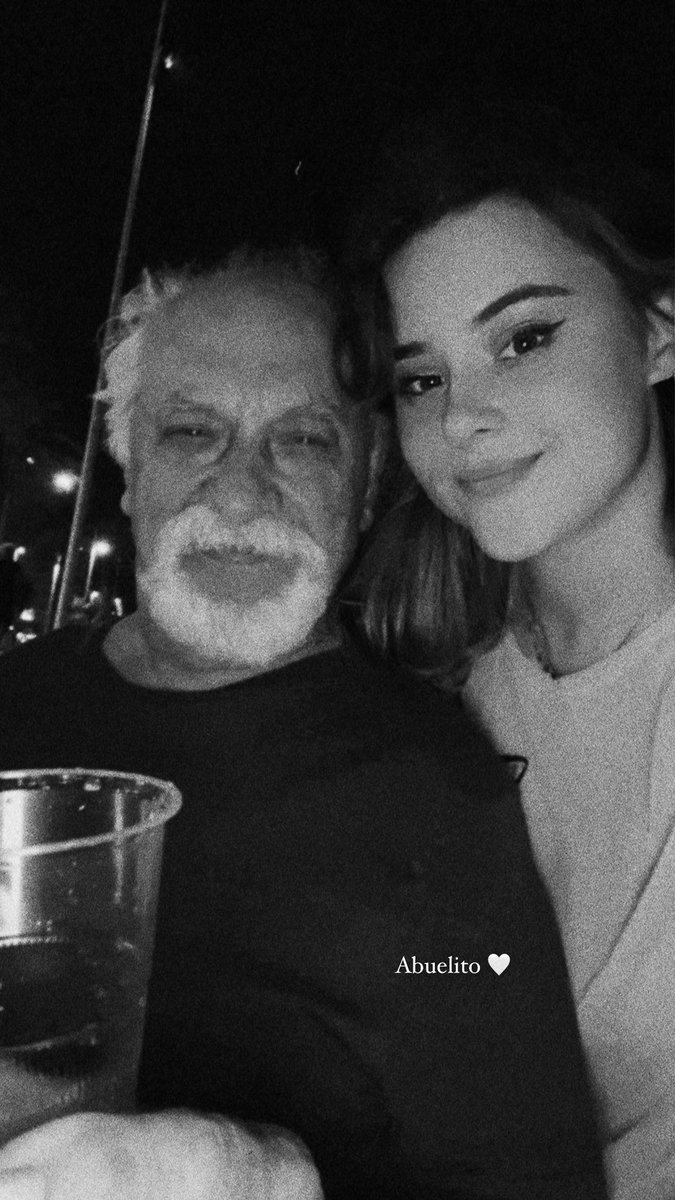 Juli_Barabaschi's tweet photo. Necesito que seas eterno abuelito🙏🏻✨ https://t.co/tfOaQK2jpE