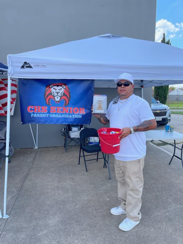 chs2023parents's tweet photo. Great turnout today! Thank you to all the vendors and cars that came out for our Car Show! Also thank you Board Member Mary Lou Martinez for your support today! 🏁🦁 https://t.co/hSTEM3eEu0