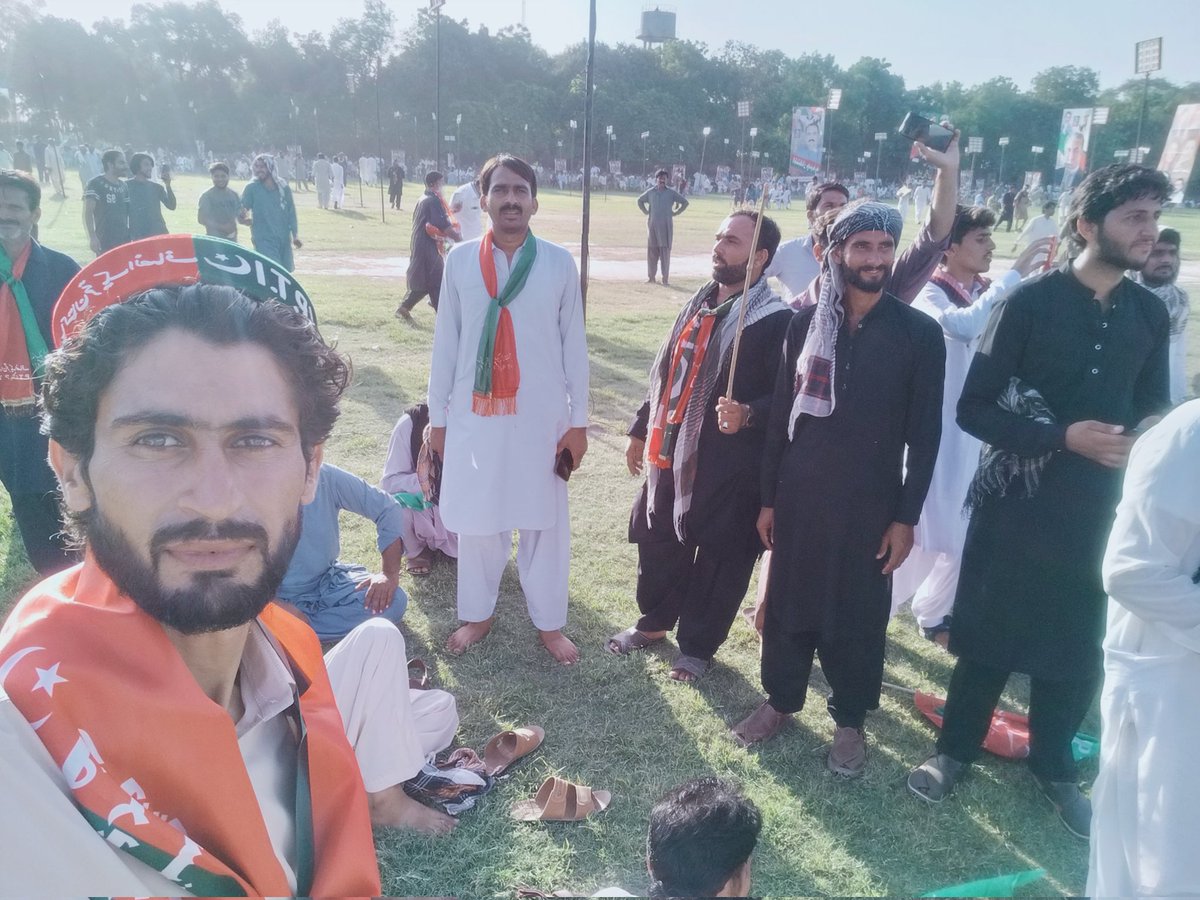 turabwazir41's tweet photo. @HuzaifaQasmi123 #bahawalpur
#julsa
#ImranKhanJalsa https://t.co/EpsQU7nNyv