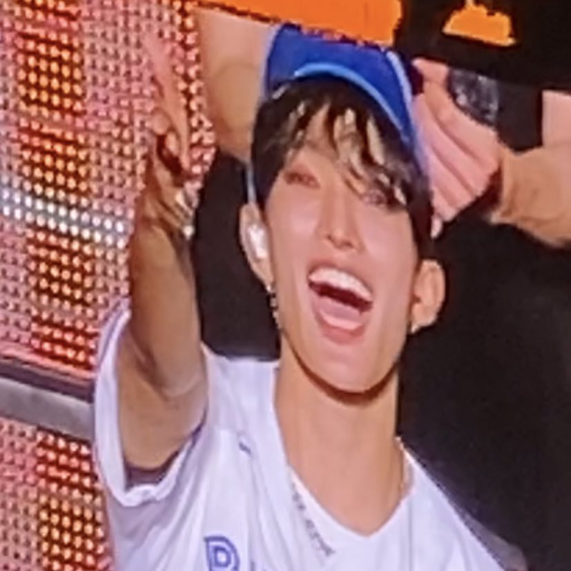 ohitsme's tweet photo. Thank you Toronto for this amazing experience ! It was so lovely to meet so many new friends π€!
(DK IS IN FACT REAL!!) π!!!
#SEVENTEEN #seventeentoronto #dksvt https://t.co/u2yCkbNlez