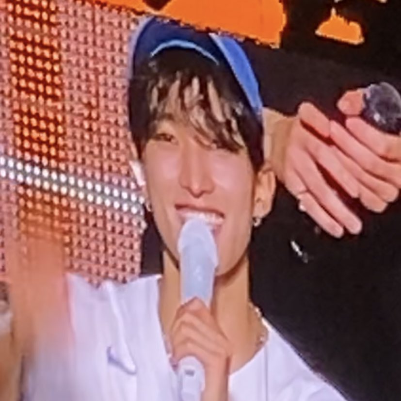 ohitsme's tweet photo. Thank you Toronto for this amazing experience ! It was so lovely to meet so many new friends π€!
(DK IS IN FACT REAL!!) π!!!
#SEVENTEEN #seventeentoronto #dksvt https://t.co/u2yCkbNlez