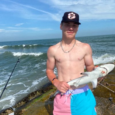 CadenAskey7's tweet photo. #NewProfilePic https://t.co/pASdiEgWh9