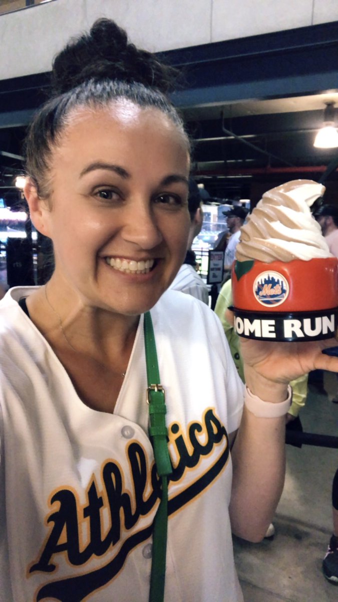 _kimms_'s tweet photo. When the concession stands are open after the game. 🙌🏼🙌🏼
#notatthecoliseum https://t.co/FFtJ3n1oEi