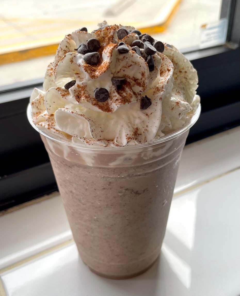 StingersCoffee's tweet photo. ✨ Barista Competition Drink Alert ✨

Stop by today and try Faith's Frozen Chai with Pumpkin Sauce and Java chips blended in - topped off with Whipped Cream, Java Chips, and Pumpkin Spices.

Make it dirty by adding a shot of espresso! https://t.co/elcOZEP9AS