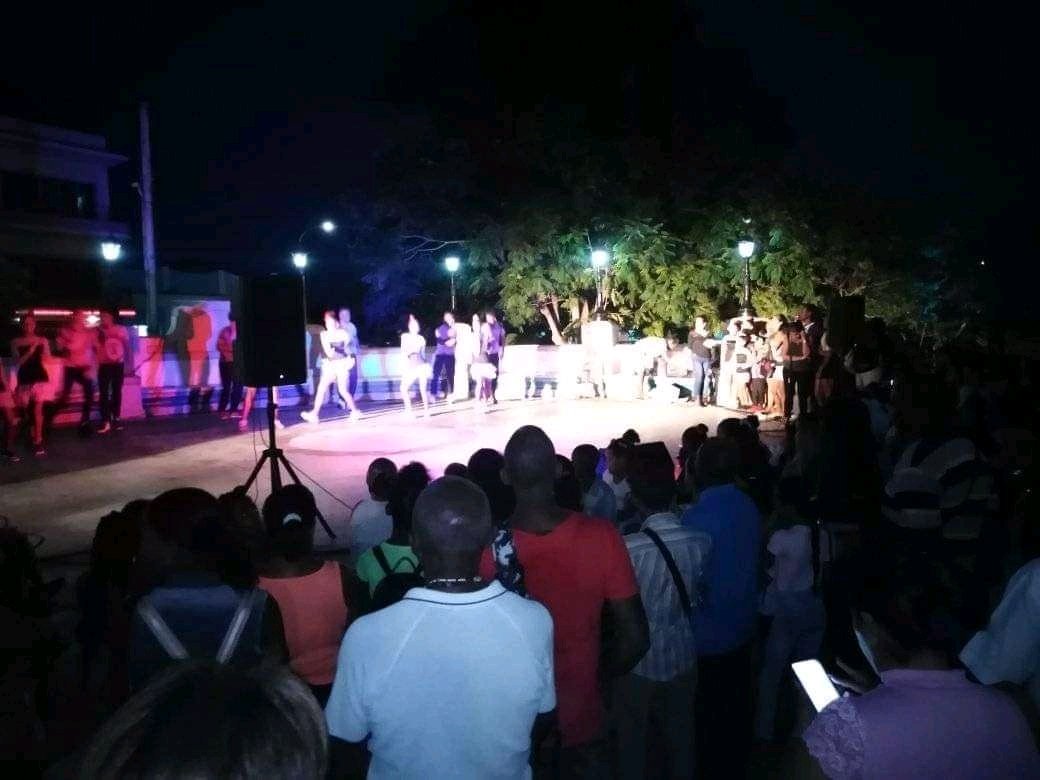 StgoUjc's tweet photo. Cierra por todo lo alto este #Verano2022 en nuestro #SantiagoDeCuba, ofertas para todas las edades, en este #VeranoConTod@s. #SantiagoVive, #CubaPorLaPaz, #CubaEsAmor. https://t.co/rhdzsYUhMe