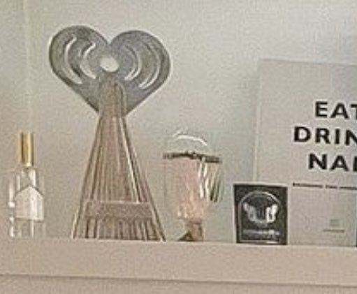 danielcliffordx's tweet photo. #danielismissing help. im missingโฆ. i have been taken from shelf. i dont recognize my surroundings https://t.co/mj9skUkK96