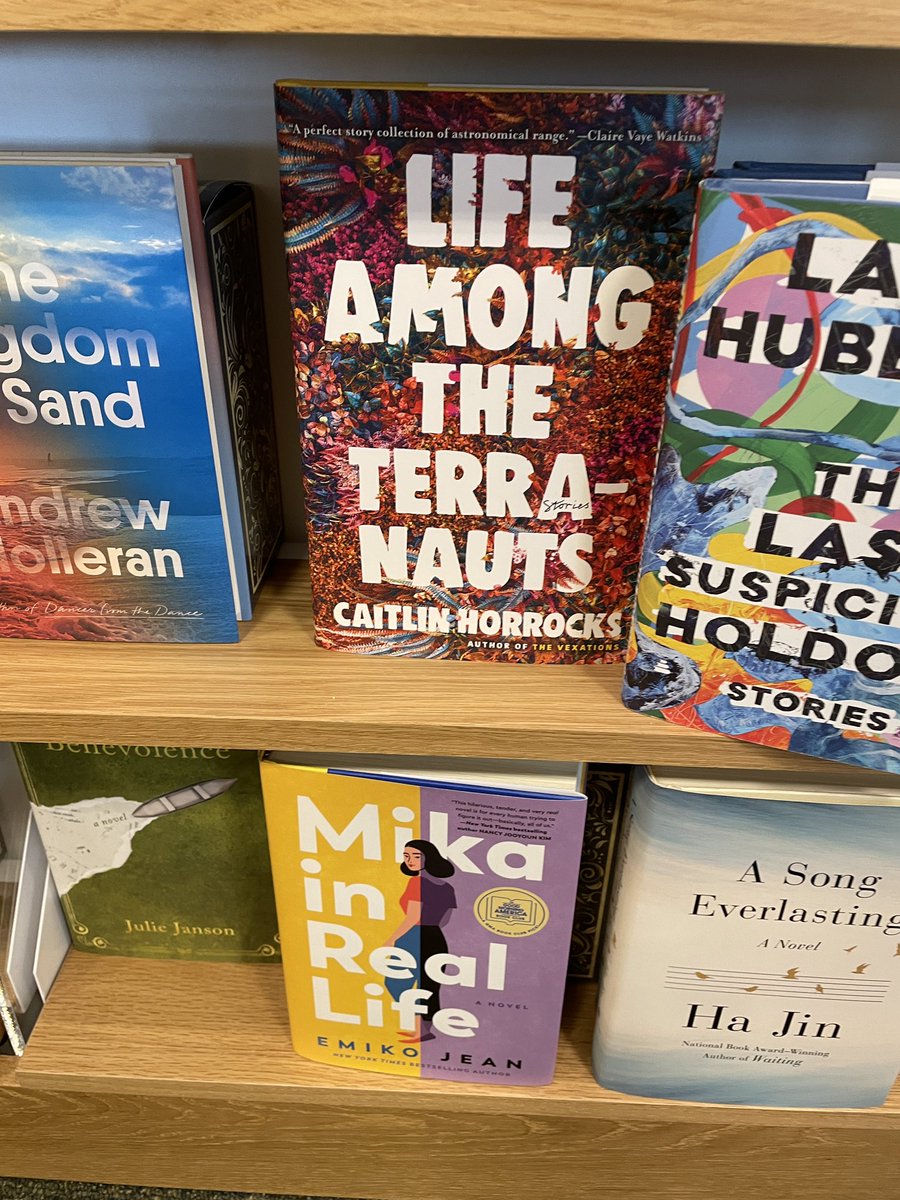 EmmaWikle's tweet image. Still not used to seeing my undergrad Writing professor on the mAiN shelves at Barnes &amp;amp; Noble!! All the love @HorrocksCaitlin