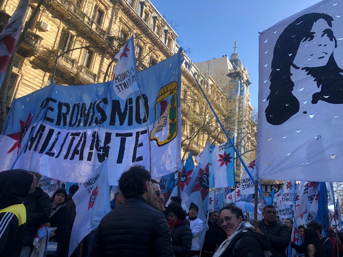 jppmescobar's tweet photo. Cristina es patria y la patria se defiende! ✌️🇦🇷

Marchamos hacia plaza de mayo en defensa de la democracia y de nuestra conductora. 

#TodosPorLaDemocracia 🤍 https://t.co/8Ne2zgtH52