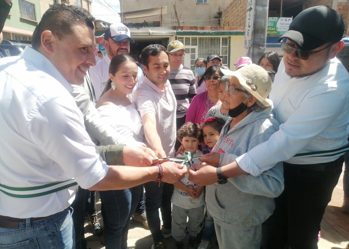 ConcejoTunja's tweet photo. #ConcejoInforma
👉Hoy acompañamos al Alcalde en la Inauguración del Callejón del barrio Nazareth y los niños fueron los protagonistas.
💫Nuestro Presidente, Rafael Rojas y todos los Concejales continúan apoyando las obras que benefician a las comunidades de nuestra ciudad. https://t.co/VGboiB548A