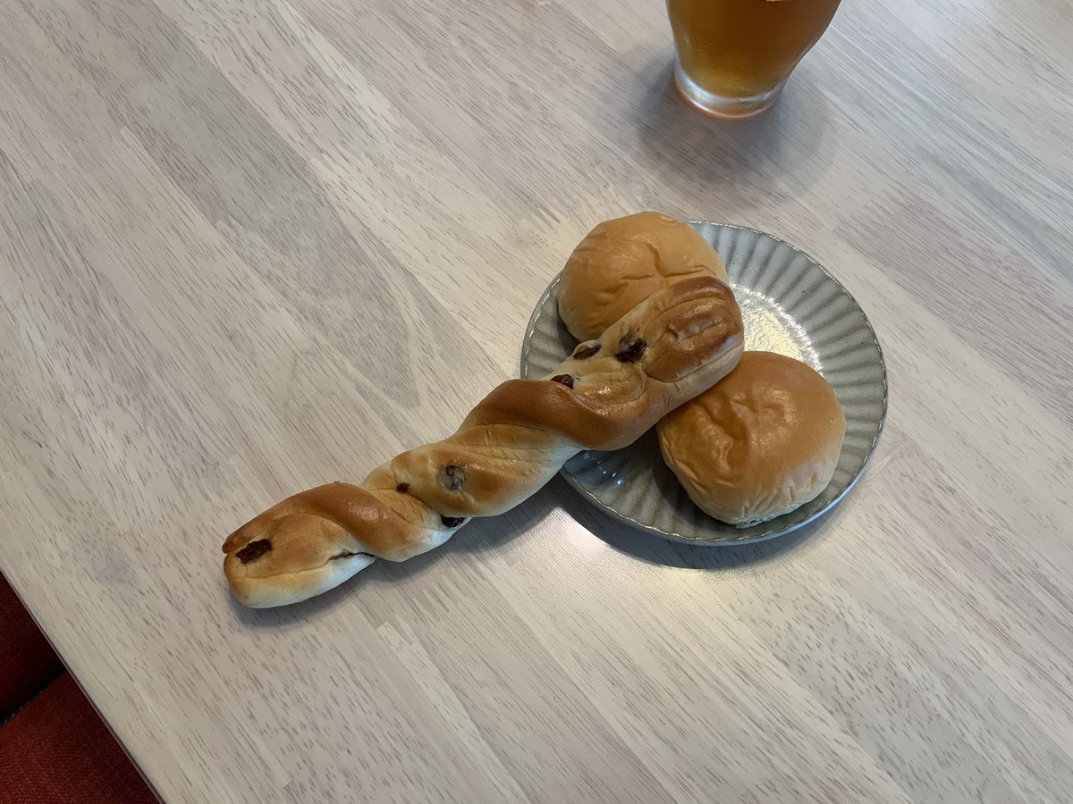 maple2692's tweet photo. 朝食のこれ見て
長女（13）「ちんち○じゃん」
次女（11）「ちんち○だ」
長男（7）「ちんち○」
三女（4）「すべりだいー！！」
って言ってたので人は多分4〜7歳の間になんかあるんだと思います https://t.co/1guh0L3ndC