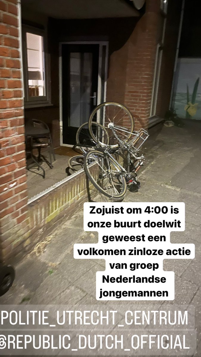 RepublicDutch's tweet photo. 04:00 zondag ochtend.
Ik heb er geen worden voor. #politieutrechtcentrum https://t.co/tVCOgFMHv8