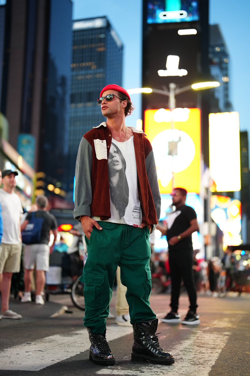 pabloXmorais's tweet photo. I’m town #nyc https://t.co/JdKmqyT4RX