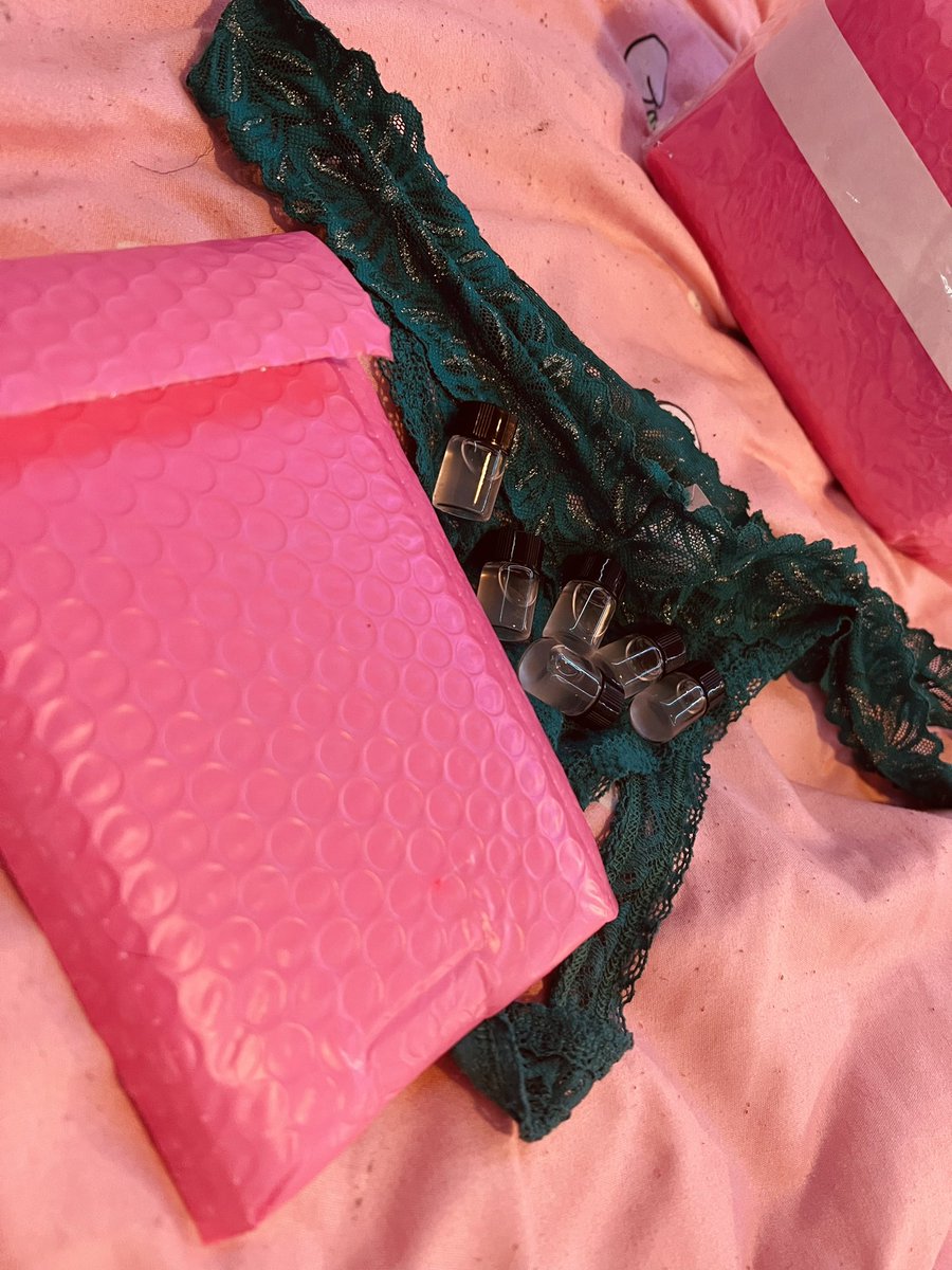 Kittyjane4220's tweet photo. Shipping off some worn items and vials of my C U M.  ♡∩_∩
                       ( „• ֊ •„)♡ https://t.co/DjTCvHdd3d
