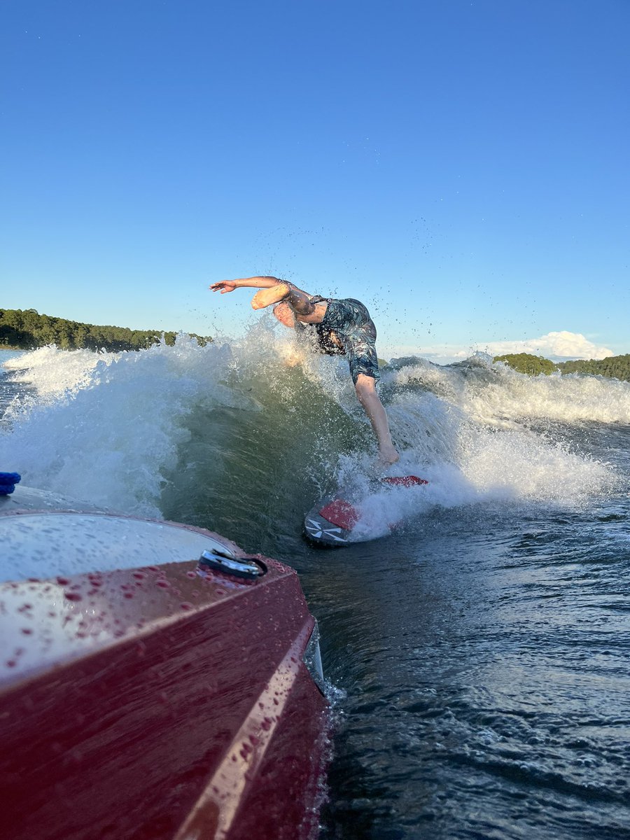 fropappy's tweet photo. Anatomy of a failed 360. #Fail #WakeSurf #oof #oofmeme #OuchEvenMildew #RackEm @malibuboats @phase5boards https://t.co/yOO5CXuurU