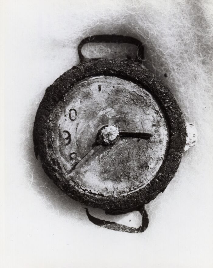 HistoryInPics's tweet image. A Watch Stopped At 08:15 AM Found In Hiroshima”. August 1945