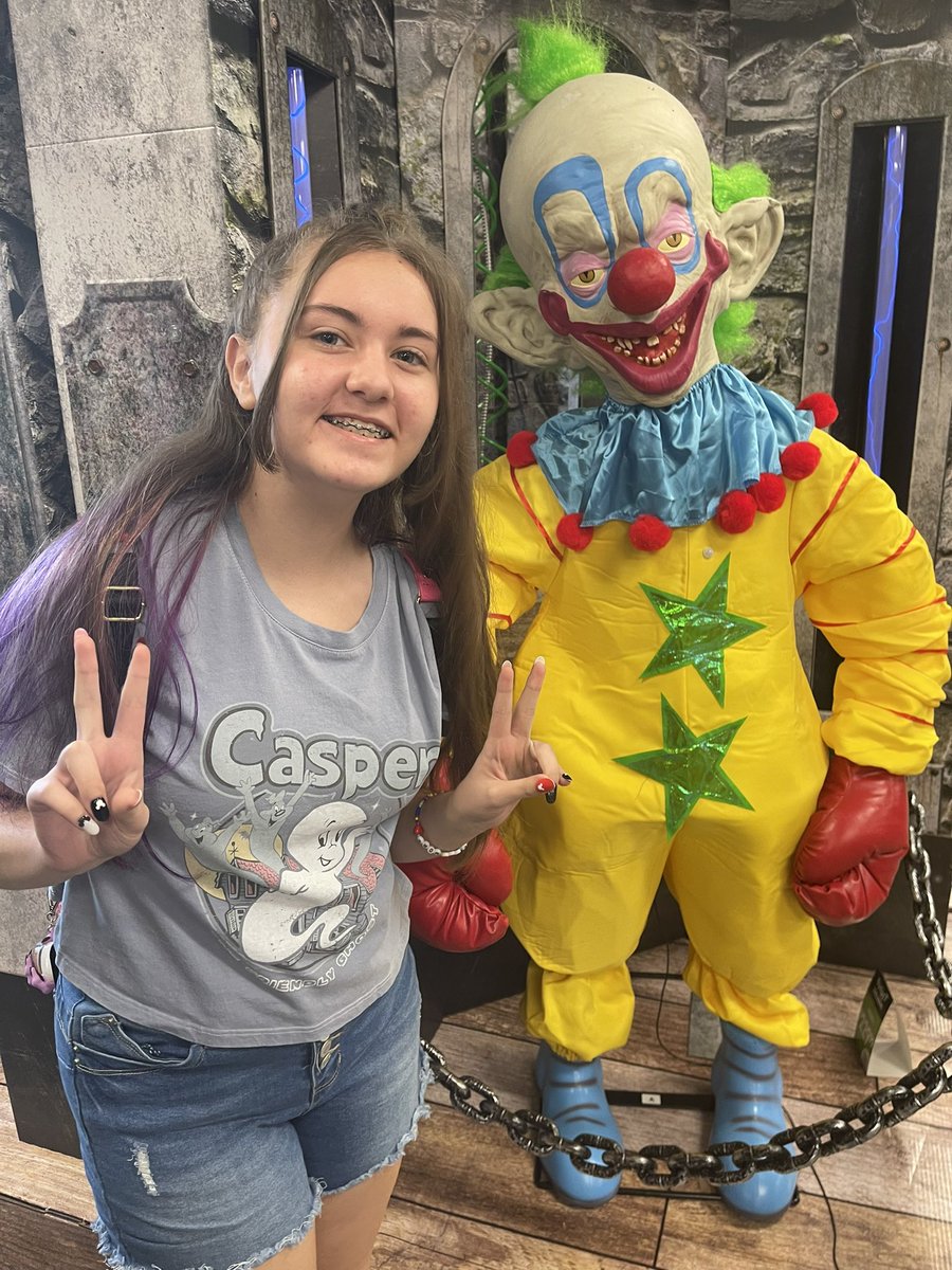 addusons_'s tweet photo. me and bestie 🤡✌🏻 https://t.co/oFlUexaR5C