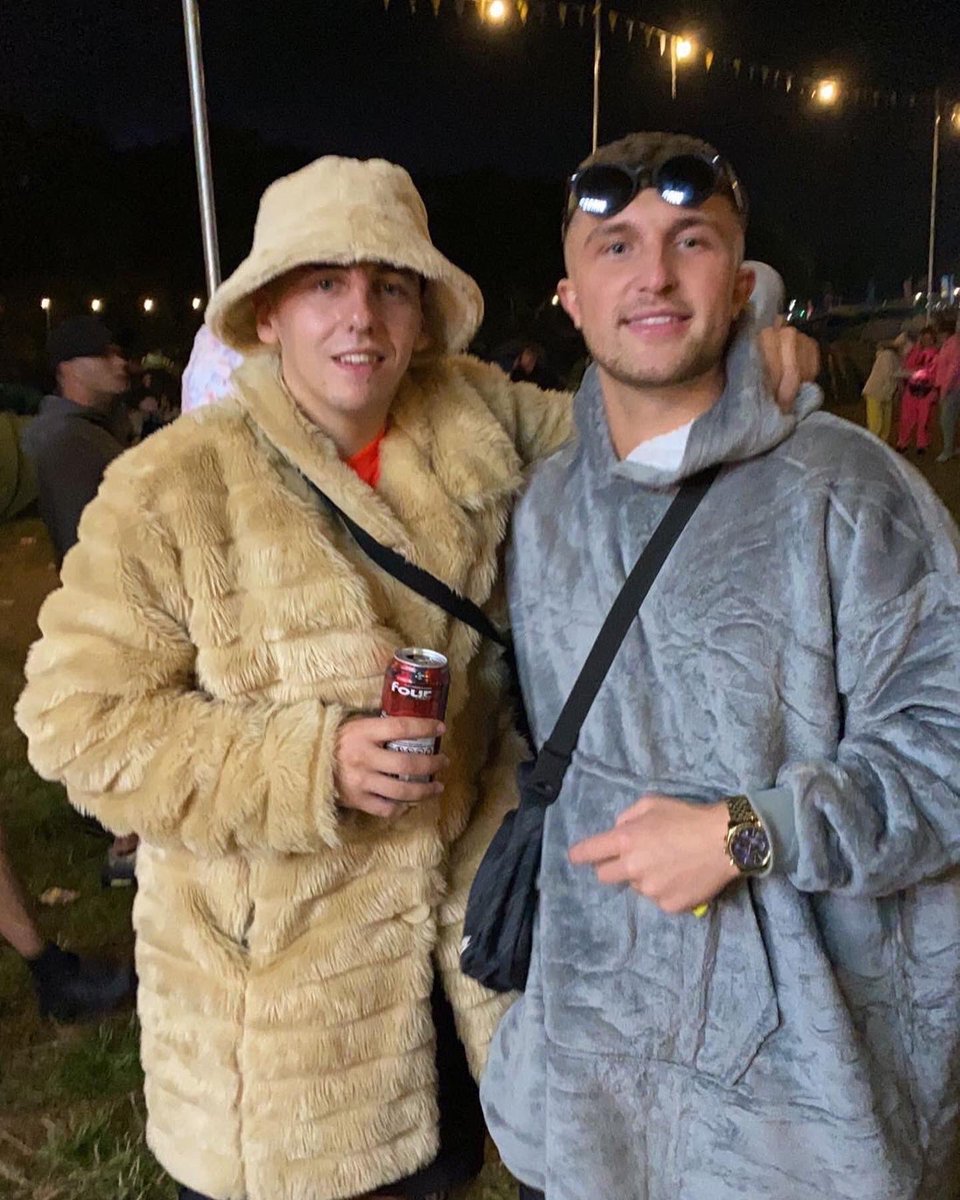 Kerr_Fraser4's tweet photo. Did anyone find this fur coat at #Creamfields pls return to me cash money there for the finder ££££ https://t.co/iqRCHny3tV