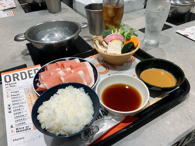 TOHOビル内に出店してた
七代目松五郎さんにお邪魔
一人でしゃぶしゃぶ食べたい時は重宝するね 