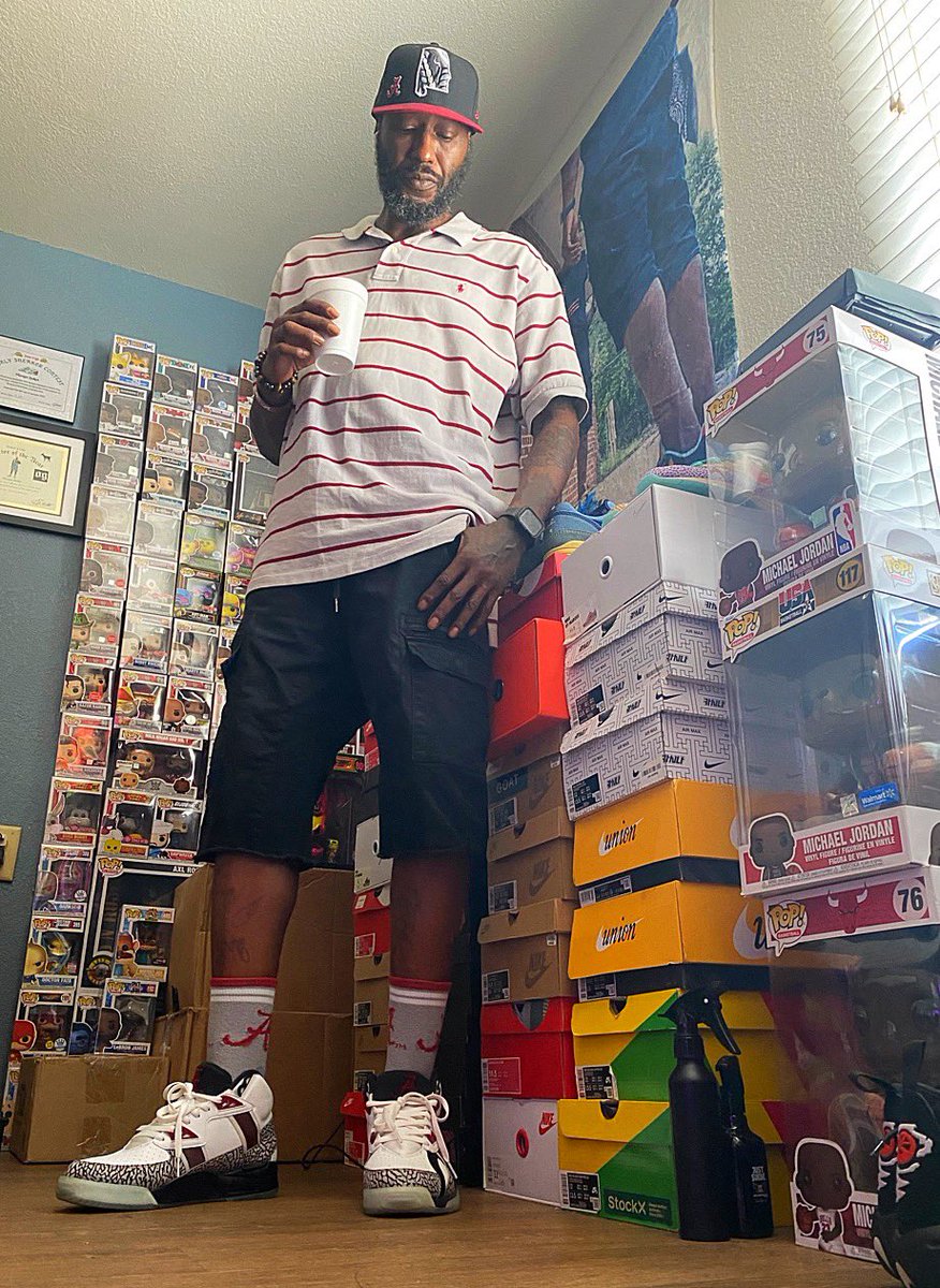 alabamatattoo27's tweet photo. It’s game day AND 30 days of kicks⁉️ Y’all already know what time it is…..hate’em or love’em, can’t deny they fly‼️ Lol Day 3, ROLL TIDE‼️ #Stuntmanapproved #kotd #nikeairtrainerSChigh #Alabama #30daysofkickschallenge #snkrsliveheatingup #snkrskickcheck https://t.co/IQxb5lXpnH