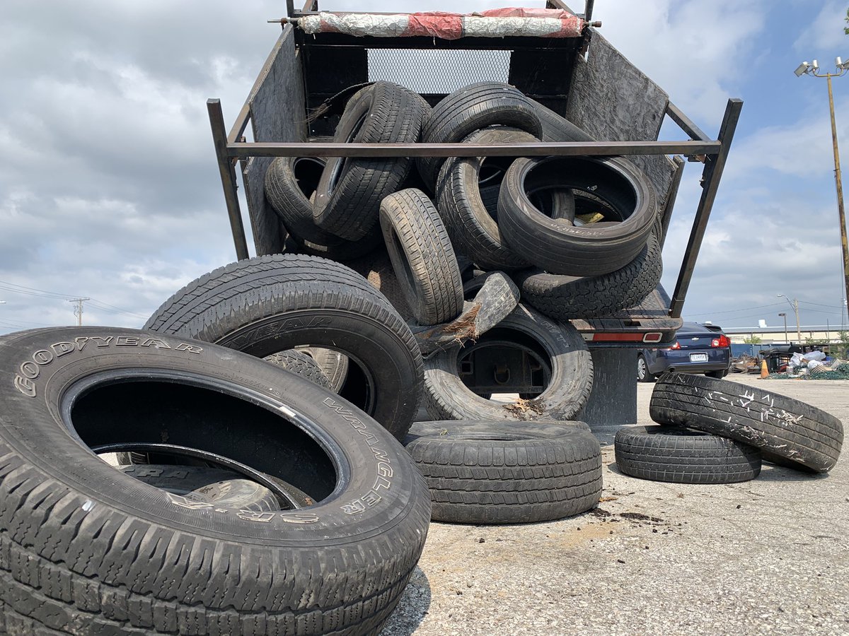 ✅ Now ZERO tires on the curb btwn 31st &amp; Prospect — 39th &amp; Cleveland 😎 Next #TiredOfTires free pickup OCT 1 (homes only, no biz)💡I’m asked: what options for legacy small businesses buried under tire collections? KCMO one-shot-amnesty program? 🤔 <a href="/Robinson4kc/">Melissa Robinson</a> <a href="/QuintonLucasKC/">Mayor Q</a>