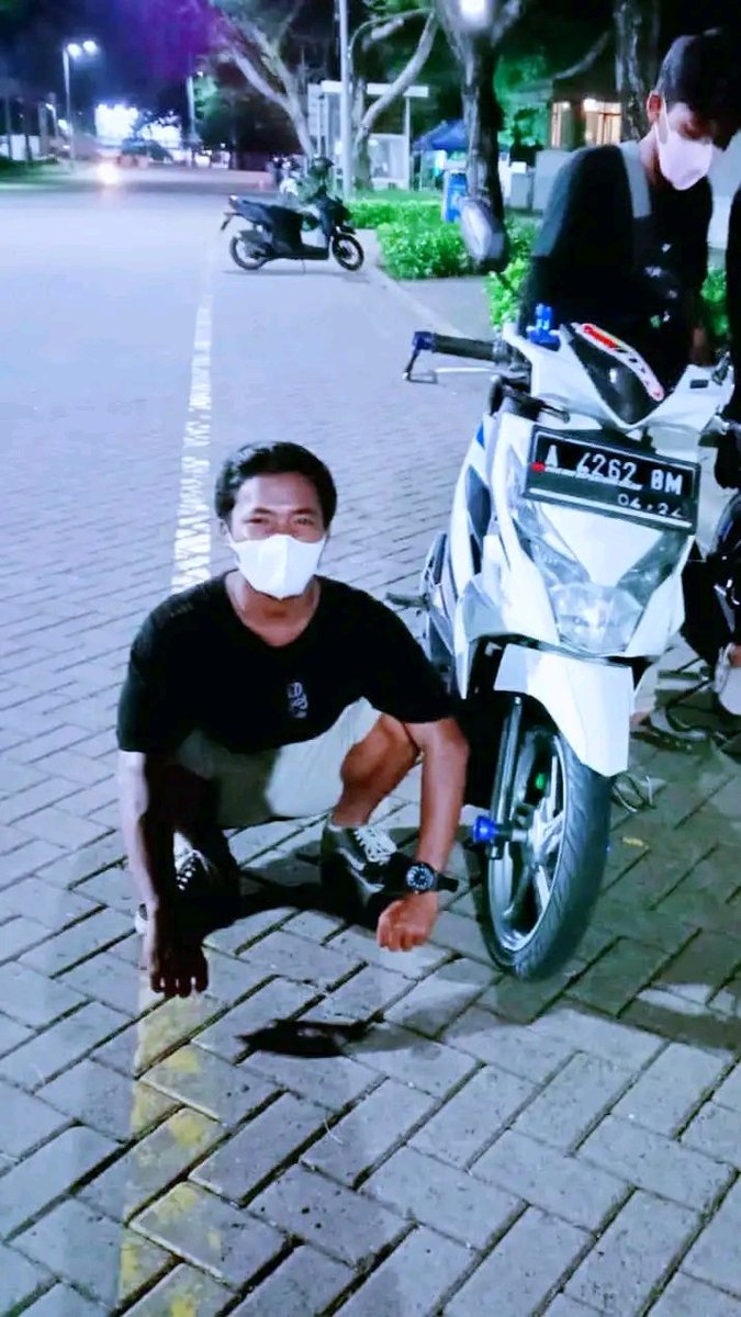 EkoAG7's tweet photo. Tante Gemoy Mana Tunjukan Pesonamu😋🤣 https://t.co/2PyYwVaBUj