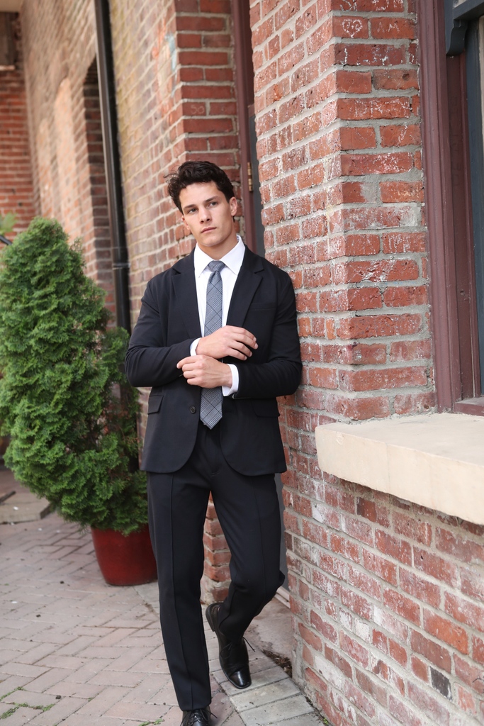 Are you a Content Creator or Influencer?

If you regularly create content around men's style, we'd be interested in working with you. Reach out to be a part of our community program.
 
Apply now through link below! 

join.collabs.shopify.com/community/appl…