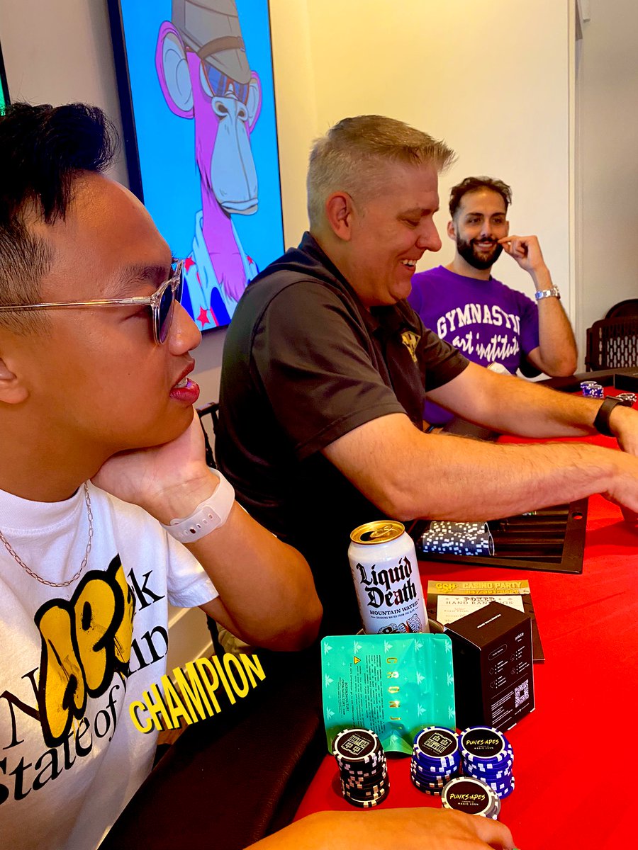 DuquePawlovsky's tweet photo. @BoredApeYC @ap3father #ApesVsPunks poker charity event https://t.co/lFYrAbYUqD