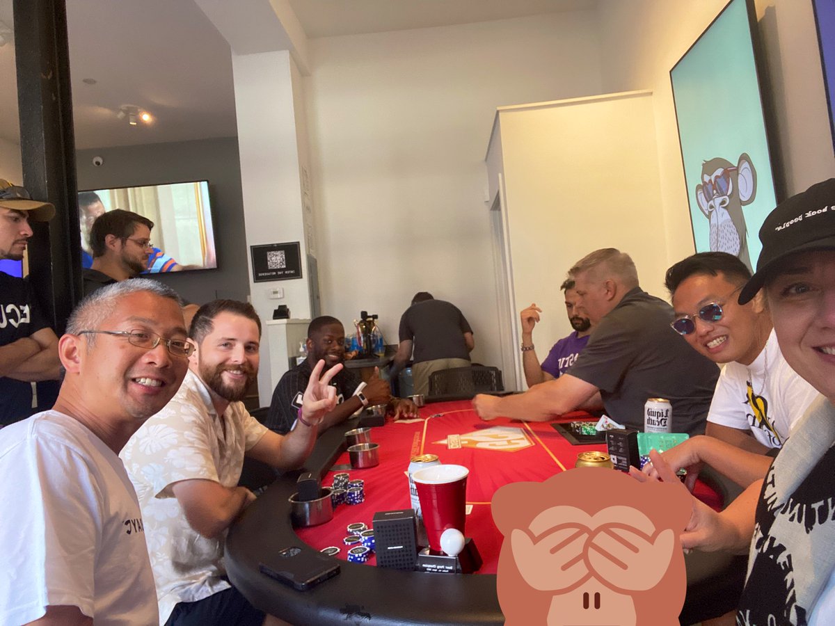 DuquePawlovsky's tweet photo. @BoredApeYC @ap3father #ApesVsPunks poker charity event https://t.co/lFYrAbYUqD