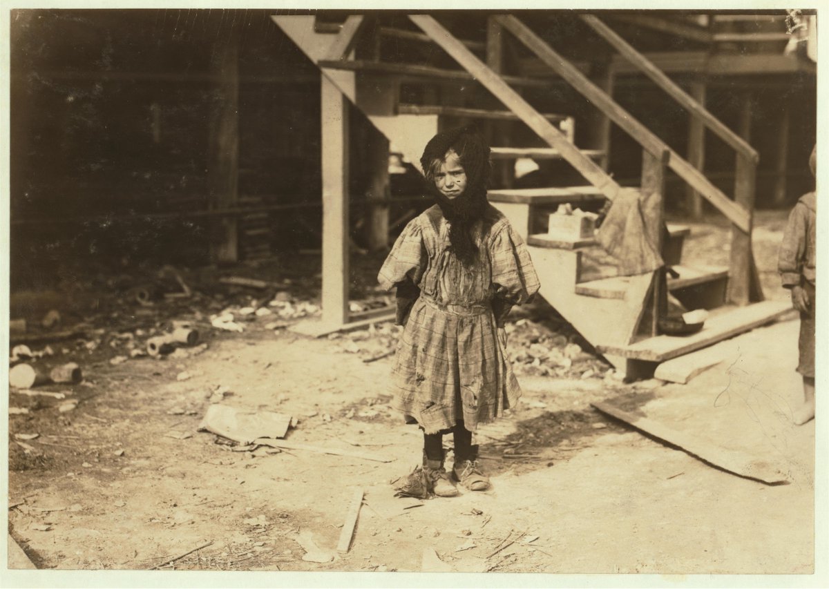 HistoryImageBot's tweet image. Katie Kuritzko, 7 yrs old oyster shucker. has mumps now. her 8 yrs old brother also shucks. Dunbar, Louisiana, March 1911. photo by Lewis Wickes Hine [5000 x 3554]