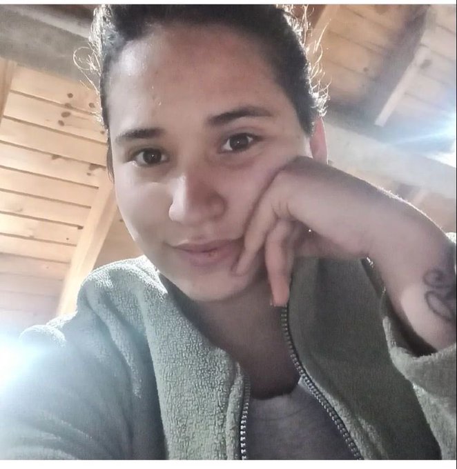 desaparecidaorg's tweet photo. Lourdes Soledad Barroso tiene 20 años, dfesapareció el 2/9 en la ciudad de #Mendoza. Salió a buscar trabajo y no regresó.  Por favor compartir, y si la ven avisar #URGENTE al ☎️2617728921, 101 o 911 https://t.co/rRGdQKAO7I