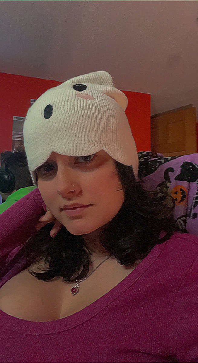 boo_bagel98's tweet photo. Time to teach @TheActualComics and @GabsCahoot how to play Rust!! 

https://t.co/e9Bb06NF4X 

#Streamer #smallstreamer #twitch #twitchstreamer #twitchaffiliate #rust #consolerust https://t.co/9uyq5mwzNC
