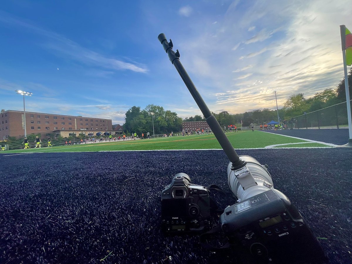 TheRealJKPhoto's tweet photo. Match 3 on the day for me getting ready to start. Thiel women and Westminster women were both winners. Let’s see what the Westminster men do. #pacathletics https://t.co/TioLhv2V86