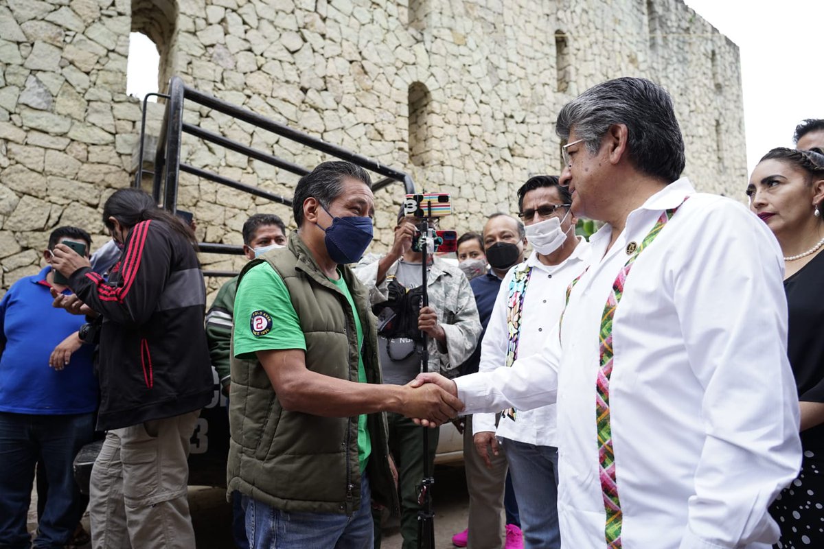 CentralQNoticia's tweet photo. Se reabrirá el #Panteón Jardín, más de dos años el campo santo estuvo cerrado. Será necesario realizar trabajos de limpieza y remodelación  para su reapertura al público https://t.co/wHuPxBPoj3