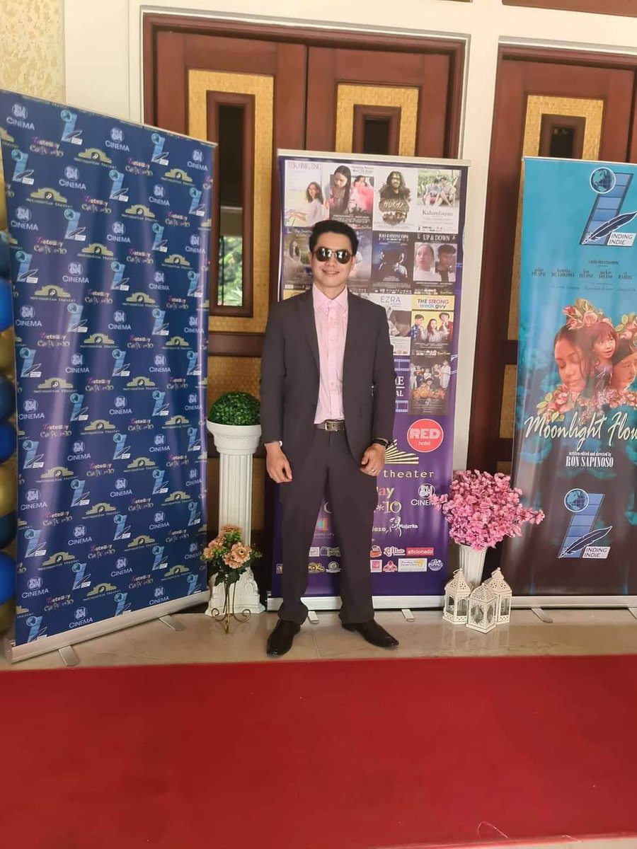 Im a paper, you can write your feelings, Scribble your anger, Use me to absorb tears, Don,t throw me after use but when you feel cold burn me to feel warm cause I Love You.

FirstMeetAndGreat
#TeamClarkSamartino