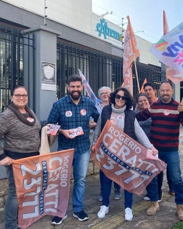 RogerioCeratti's tweet photo. Sábadouuuu 🧡

Dia de botar a cara no sol! 

Passamos pelas ruas levando o 23.777 no peito 🏃🏻
@anyortiz
#tôcomceratti #riograndedosul #inspiração #insta
#deputadoestadual #23777 https://t.co/2eFhluSqMz