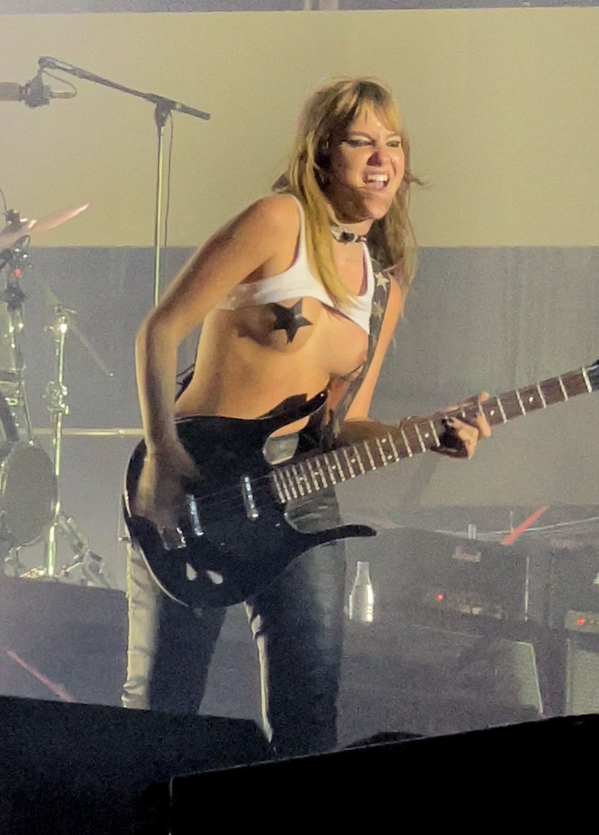 daisydeangeliss's tweet image. If mtv doesnt bless us with a tittie i will so enjoy 🤌🏼