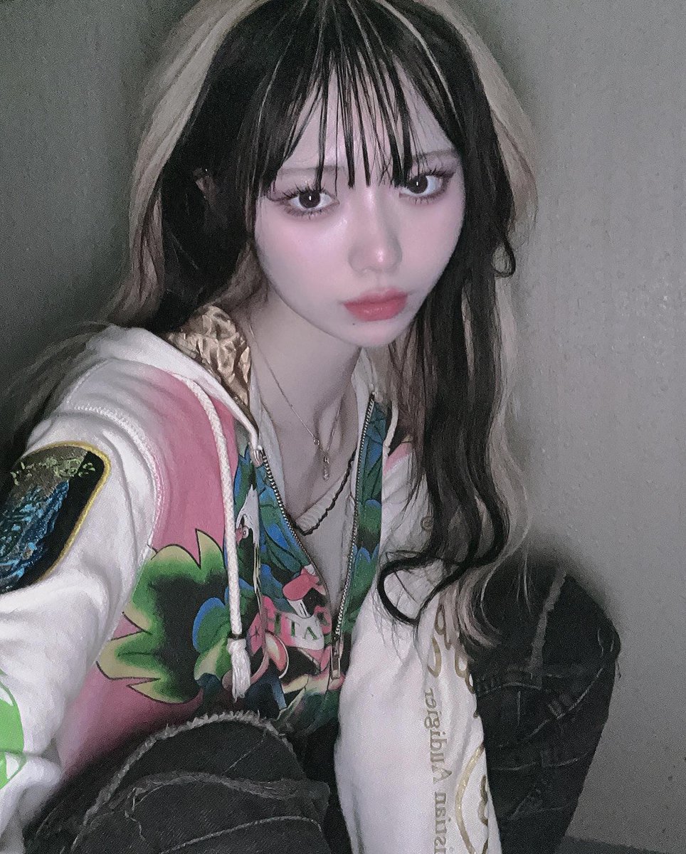 it's 2am and i have things to do starting early tomorrow  .  .  .  oh well