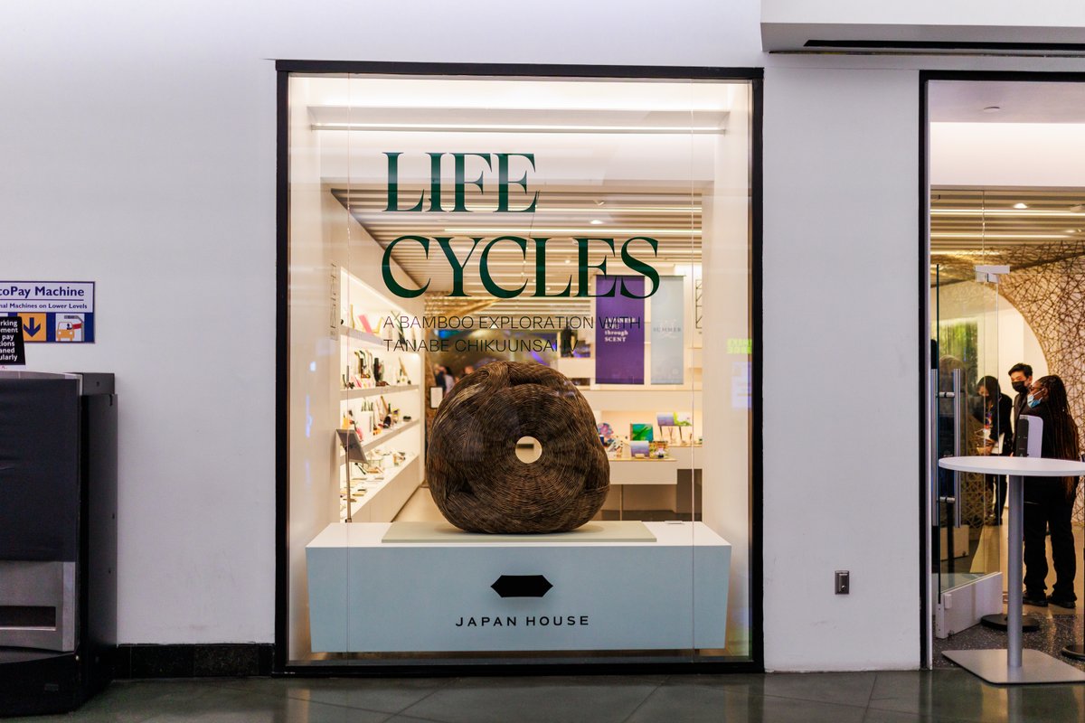 JHLosAngeles's tweet photo. Our exhibition, LIFE CYCLES | A Bamboo Exploration with Tanabe Chikuunsai IV, is a sight to behold in person, but you can also experience it virtually! Take a virtual tour through our gallery & learn more about #bamboo here: https://t.co/V4suH5Mvbp
#JHLABamboo #BambooLifeCycles https://t.co/aZM5xUKdgN