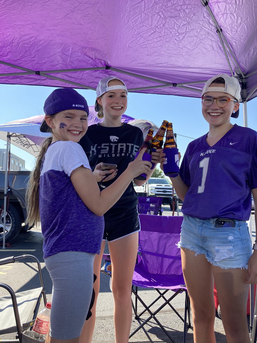 Michelle Toews tweet media