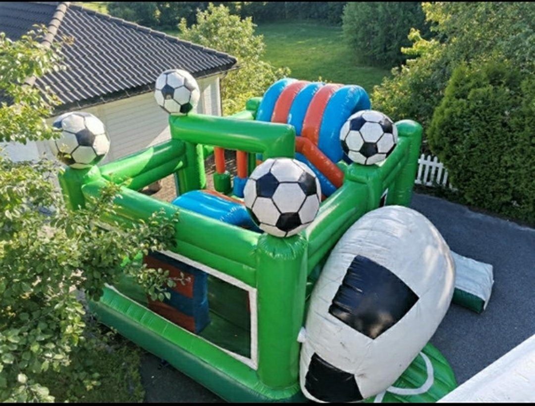 erlesolse's tweet image. Ny sidehustle anskaffet.

Hoppeslott til utleie, kjøps pris 13k

Utleie per dag 1500,-🎉

#fintwit