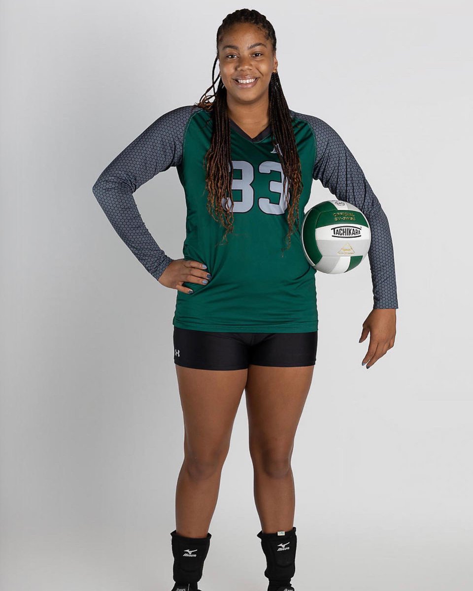 rhlyn34's tweet photo. Senior Year 🏐🎓 https://t.co/wbWnUNrVVu