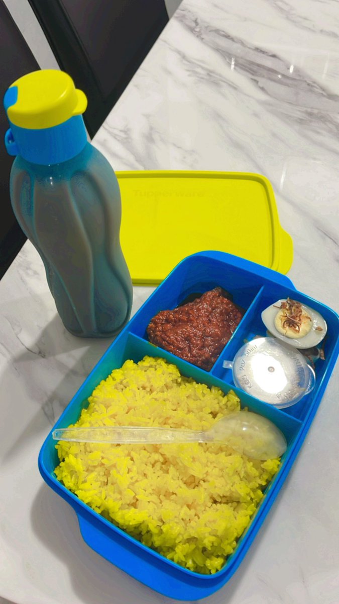 HanimOmar4's tweet photo. Bila jauh dari bumi tawau.. orang rumah craving terus buat. Bekal untuk si bos pegi kerjahari nie ❤️ https://t.co/8NkeUk2G4v